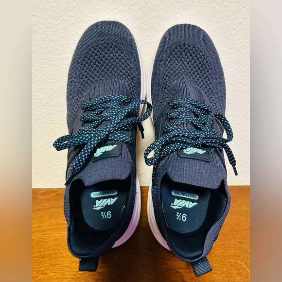 AVIA CAGED SNEAKER NAVY
WOMEN COMFORT RUNNING
LIGHTWEIGHT SHOE NEW NO
BOX Sz 9.5 - Picture 7 of 9